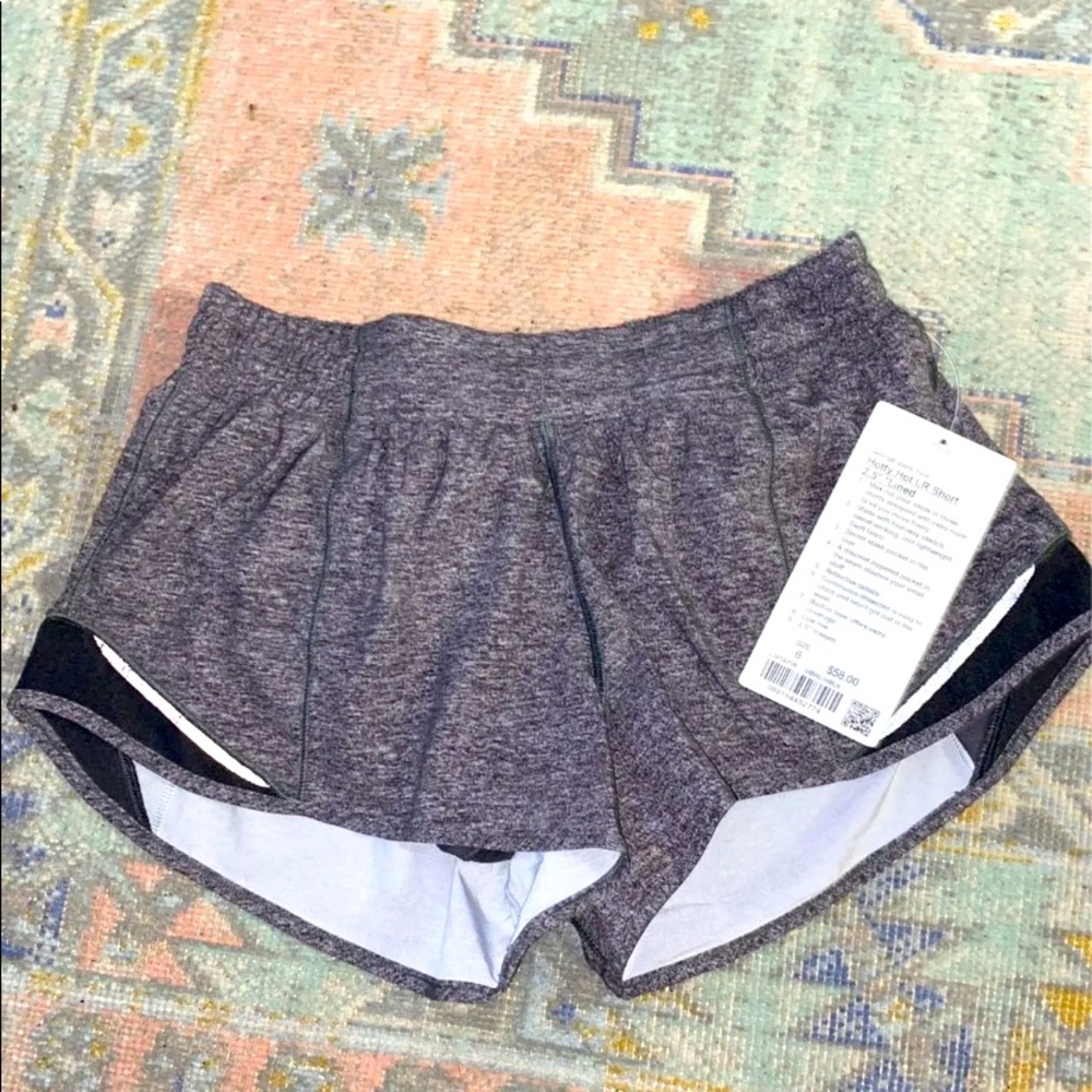 Lululemon Hotty Hot shorts size 6